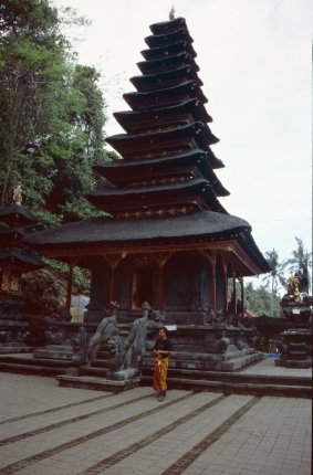 Goa Lawah